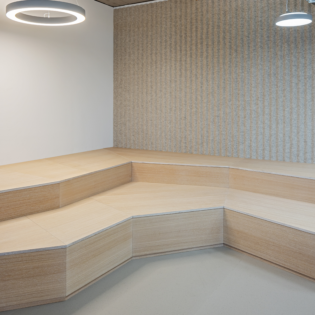 sitzbank_podest_polster_bosch_rosink_objekteinrichtungen_nordhorn03