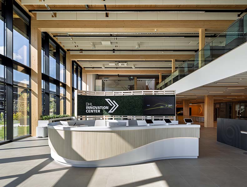empfang_mooswand_tresen_foyer_dhl_rosink_objekteinrichtungen_nordhorn_01